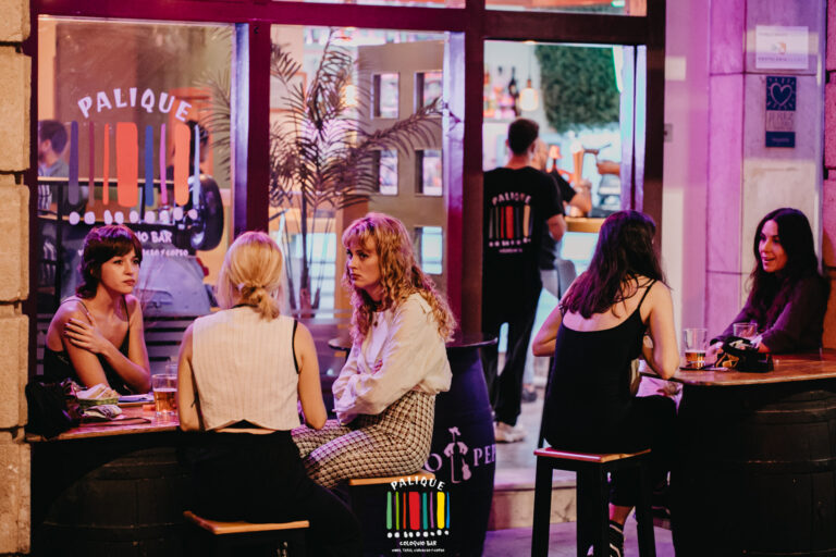 palique coloquio bar